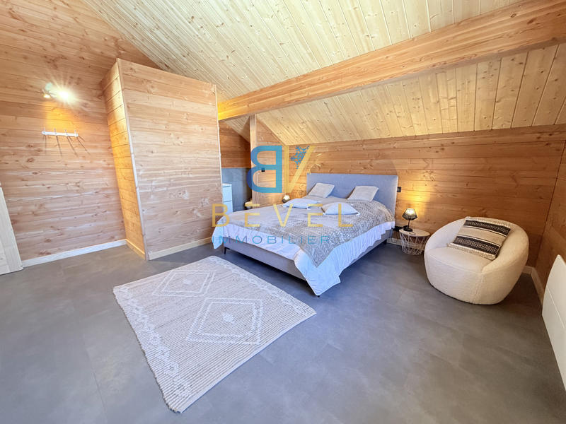 Châlet - 339 m² - 10 pièces