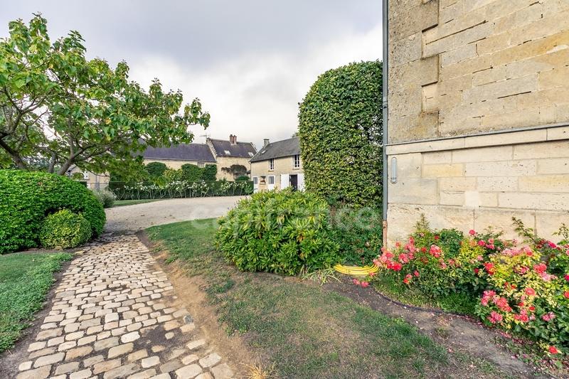 Maison de maîtres - 420 m² - 11 pièces