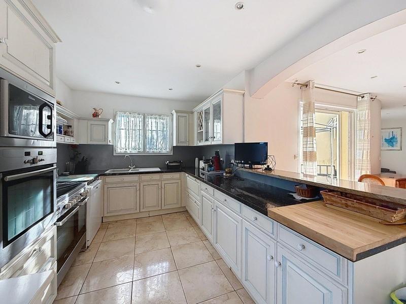 Maison - 170 m² - 6 pièces