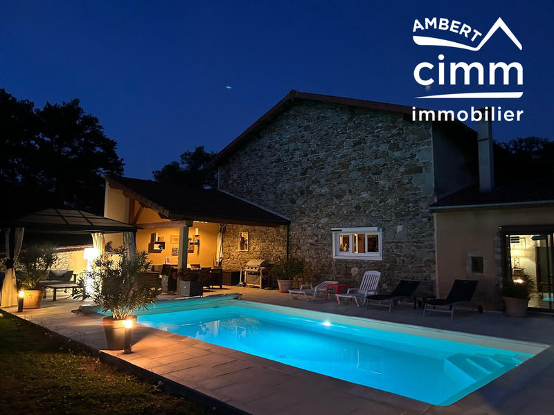 Maison - 208 m² - 8 pièces