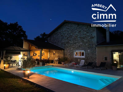 Maison - 208 m² - 8 pièces