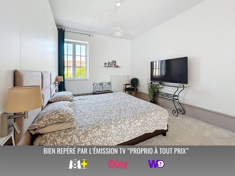 Maison - 330 m² - 8 pièces