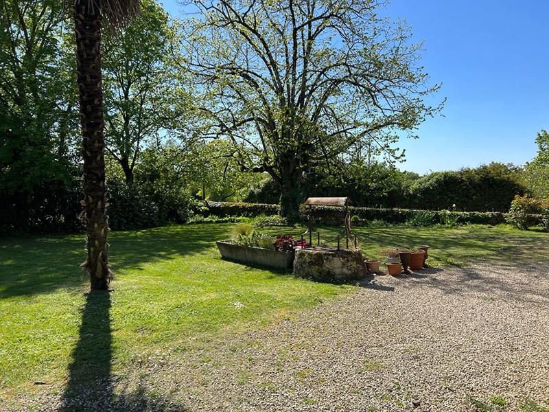 Maison - 200 m² - 10 pièces