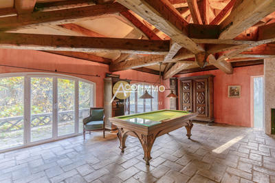 Maison - 400 m² - 10 pièces