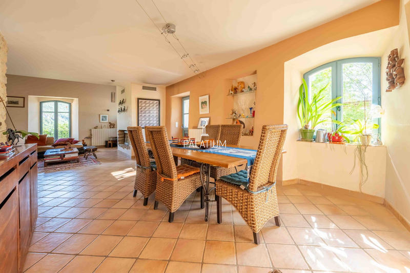 Mas - 445 m² - 12 pièces