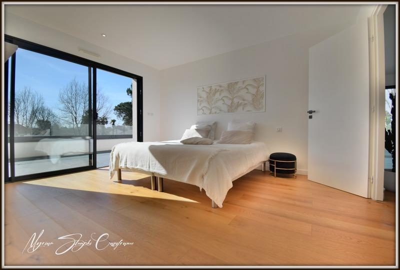 Propriété - 290 m² - 8 pièces