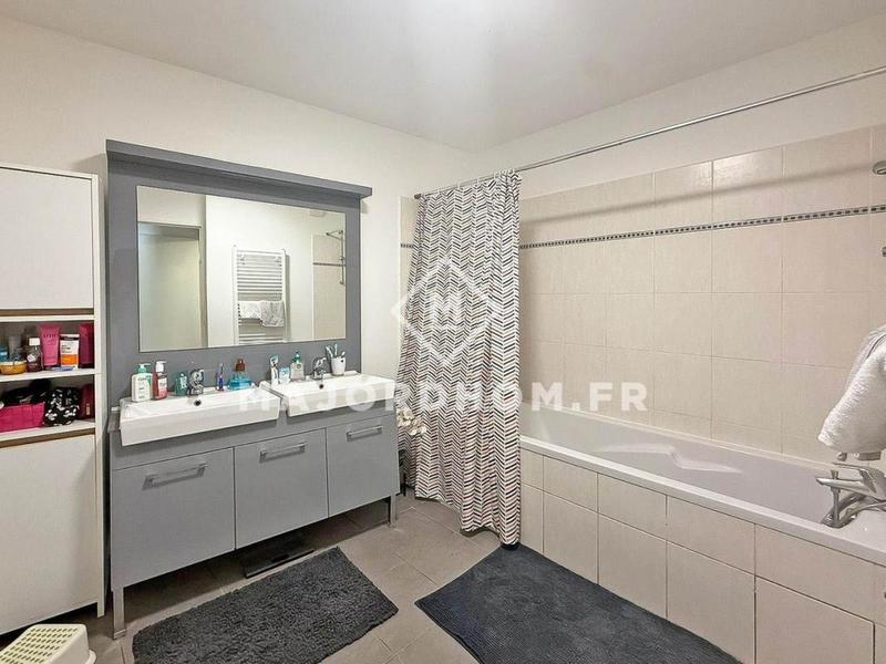 Appartement - 80 m² - 4 pièces