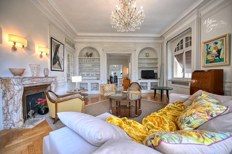 Propriété - 525 m² - 13 pièces