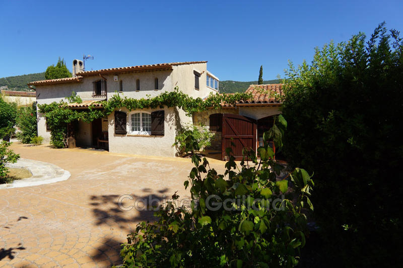Villa - 180 m² - 5 pièces