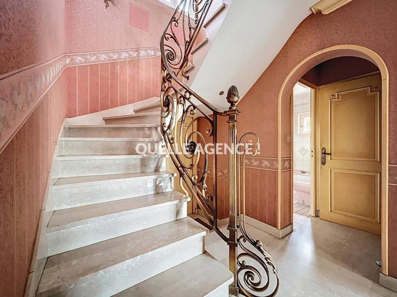 Maison - 141 m² - 8 pièces
