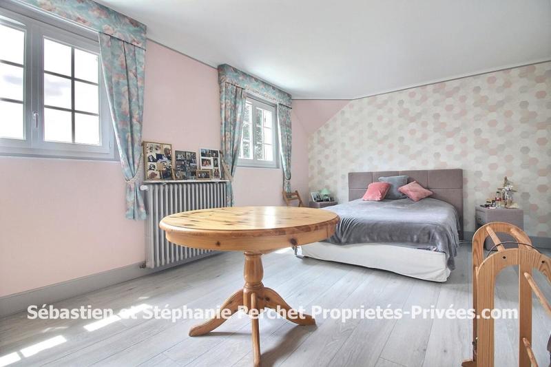 Maison - 229 m² - 8 pièces