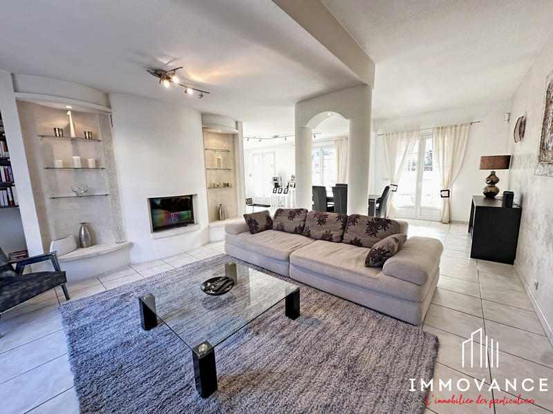 Maison - 200 m² - 6 pièces