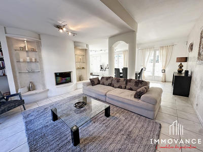 Maison - 200 m² - 6 pièces