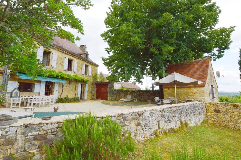 Demeure - 248 m² - 10 pièces