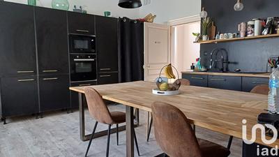Maison - 250 m² - 8 pièces