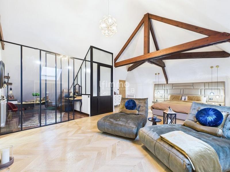 Maison - 378 m² - 7 pièces