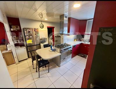 Maison - 168 m² - 7 pièces