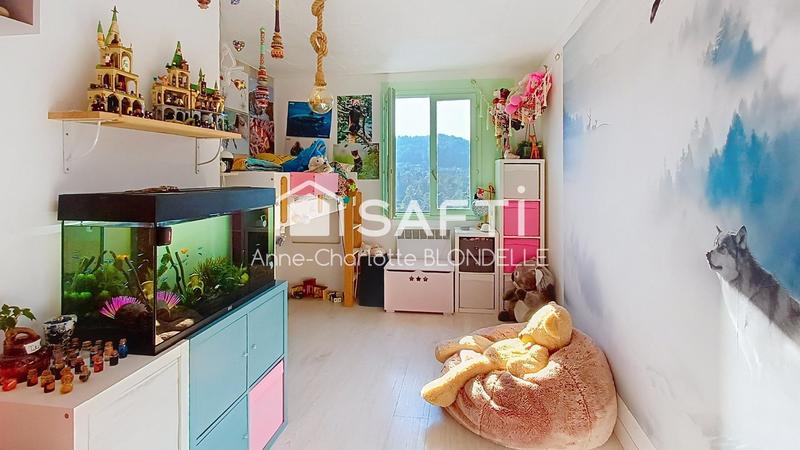 Maison - 97 m² - 5 pièces