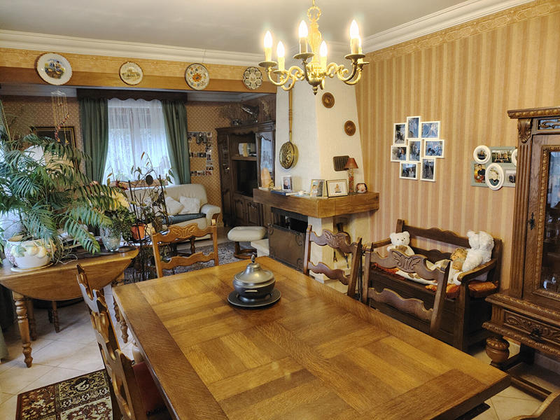 Maison - 93 m² - 6 pièces