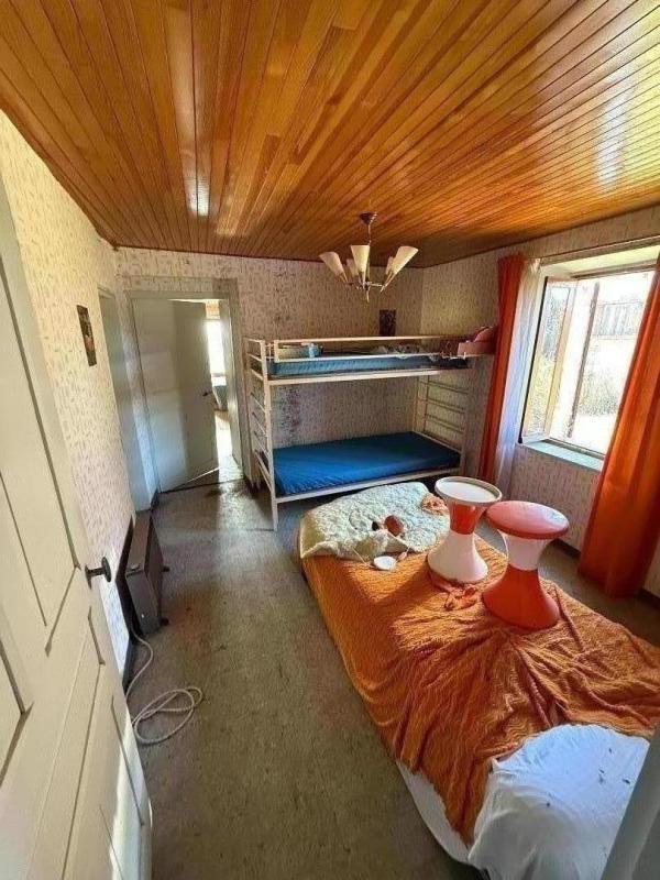 Maison - 250 m² - 6 pièces