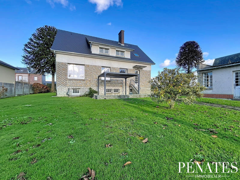 Maison - 185 m² - 6 pièces