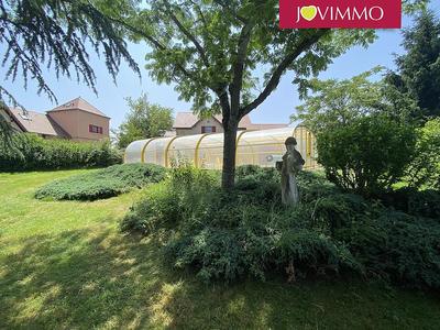 Maison - 260 m² - 9 pièces