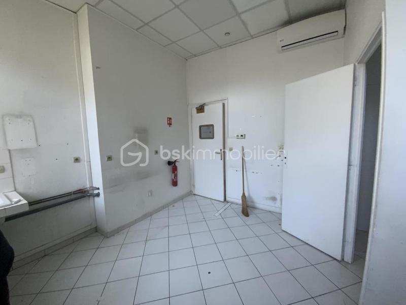 Local commercial - 149 m² - 7 pièces