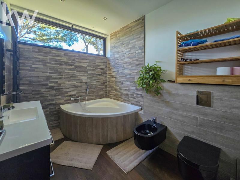 Maison contemporaine - 196 m² - 6 pièces