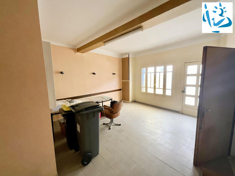 Local commercial - 106 m² - 6 pièces