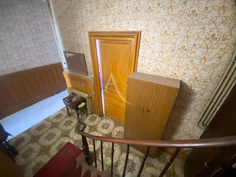 Maison - 212 m² - 8 pièces