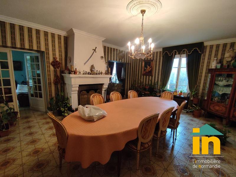 Maison - 180 m² - 9 pièces