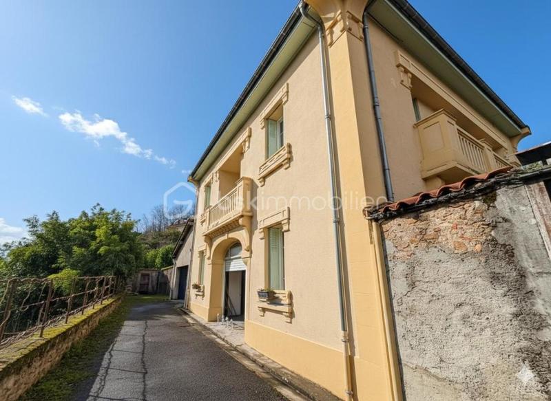 Demeure - 139 m² - 6 pièces