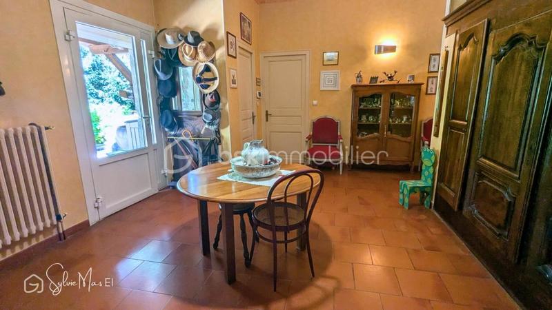 Maison - 313 m² - 10 pièces