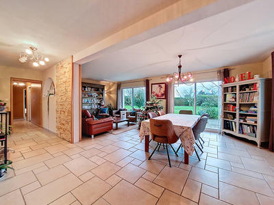 Maison - 162 m² - 8 pièces