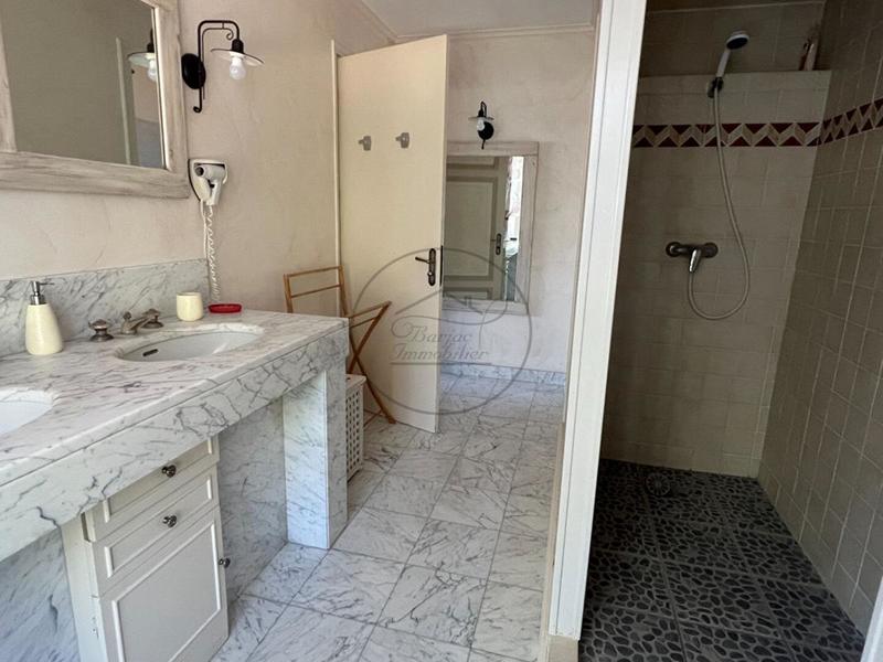 Demeure - 522 m² - 10 pièces