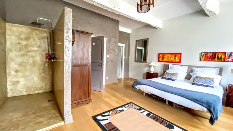 Château - 943 m² - 24 pièces