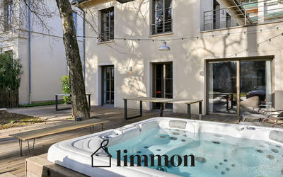Maison - 218 m² - 6 pièces
