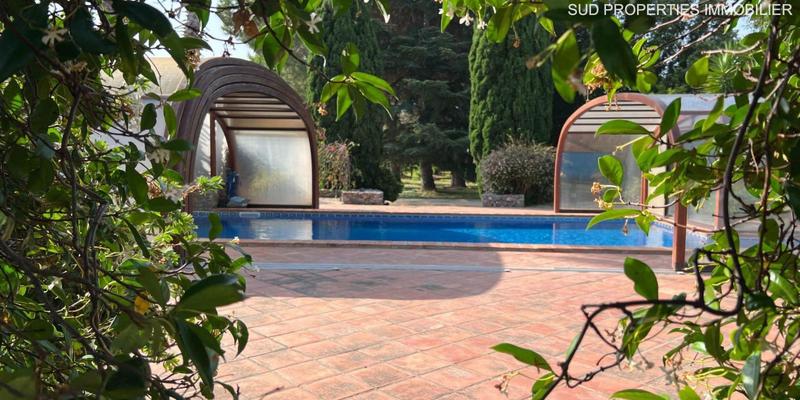 Propriété - 214 m² - 8 pièces