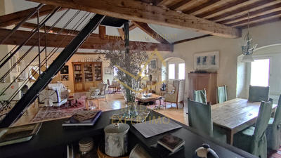 Appartement - 185 m² - 5 pièces