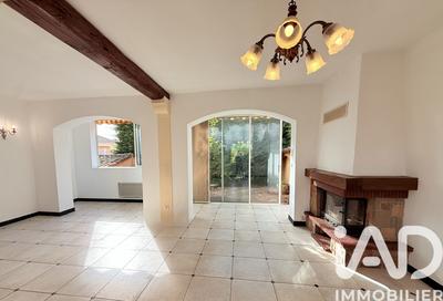 Maison - 87 m² - 5 pièces