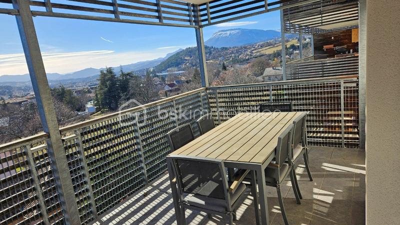 Appartement - 100 m² - 4 pièces