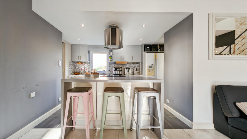 Maison - 186 m² - 6 pièces