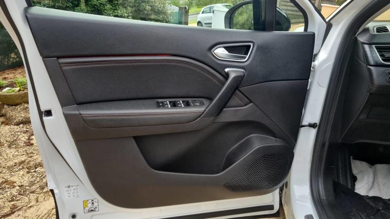 Renault Captur 1.6 E-Tech Plug-in 160 Edc Initiale Paris