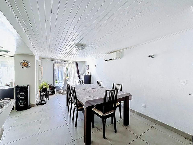 Maison - 107 m² - 6 pièces