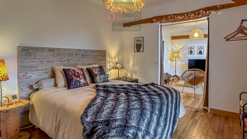 Maison - 550 m² - 15 pièces