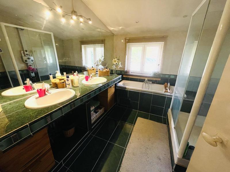 Maison - 180 m² - 6 pièces