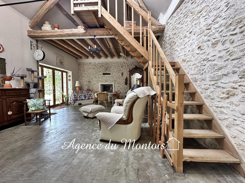 Maison - 165 m² - 7 pièces