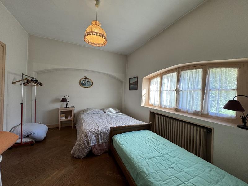 Maison - 222 m² - 7 pièces