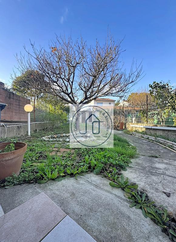 Maison - 186 m² - 9 pièces