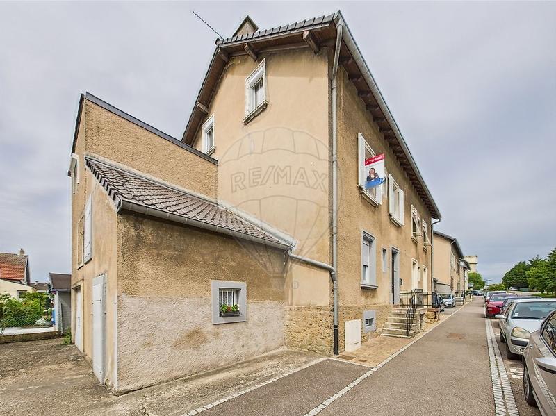 Duplex - 93 m² - 4 pièces